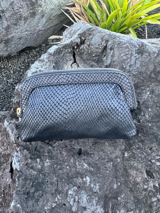 henri bendel Handbags - Henri Bendel Black Snakeskin Leather Cosmetic Bag Clutch Pink Lining